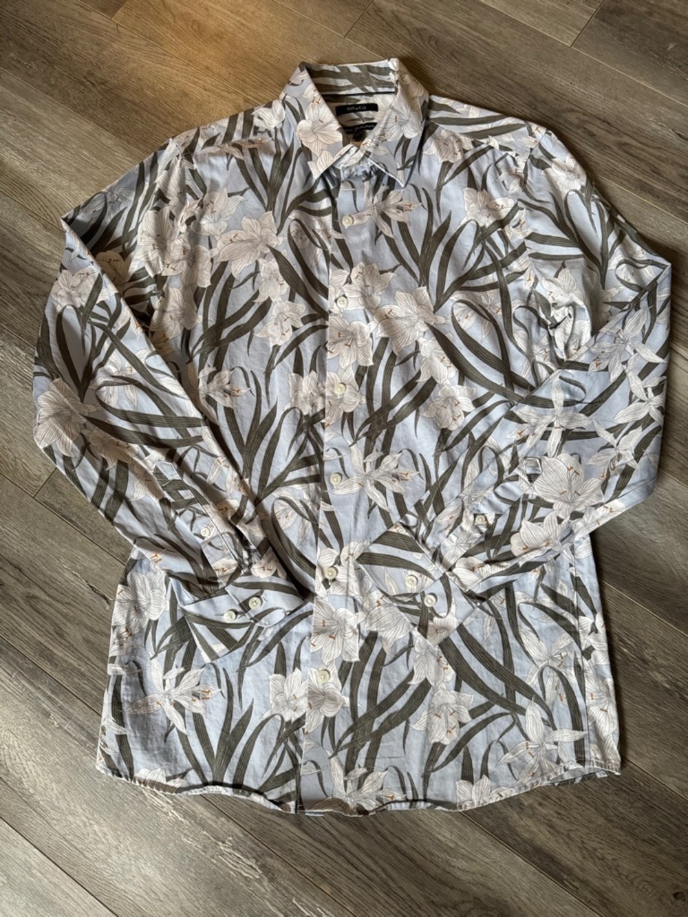 RW&CO. Light Blue Floral Button-Down Shirt - Picture 9 of 11